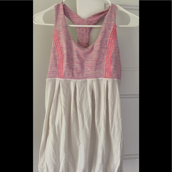 Lululemon tank - Picture 1 of 3